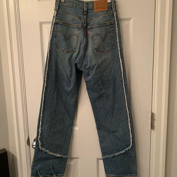 Levi’s Ribcage jeans - Picture 5 of 9